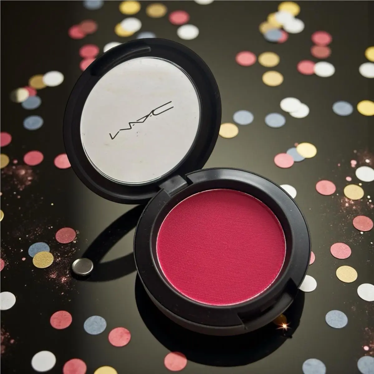 M·a·c Powder Blush Fard à Joues Shade: Bright Coral .21oz Talc Formula by MAC Cosmetics