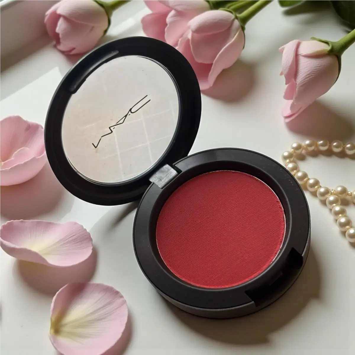 M·a·c Powder Blush Fard à Joues Shade: True Red - 0.21 oz Talc Formula