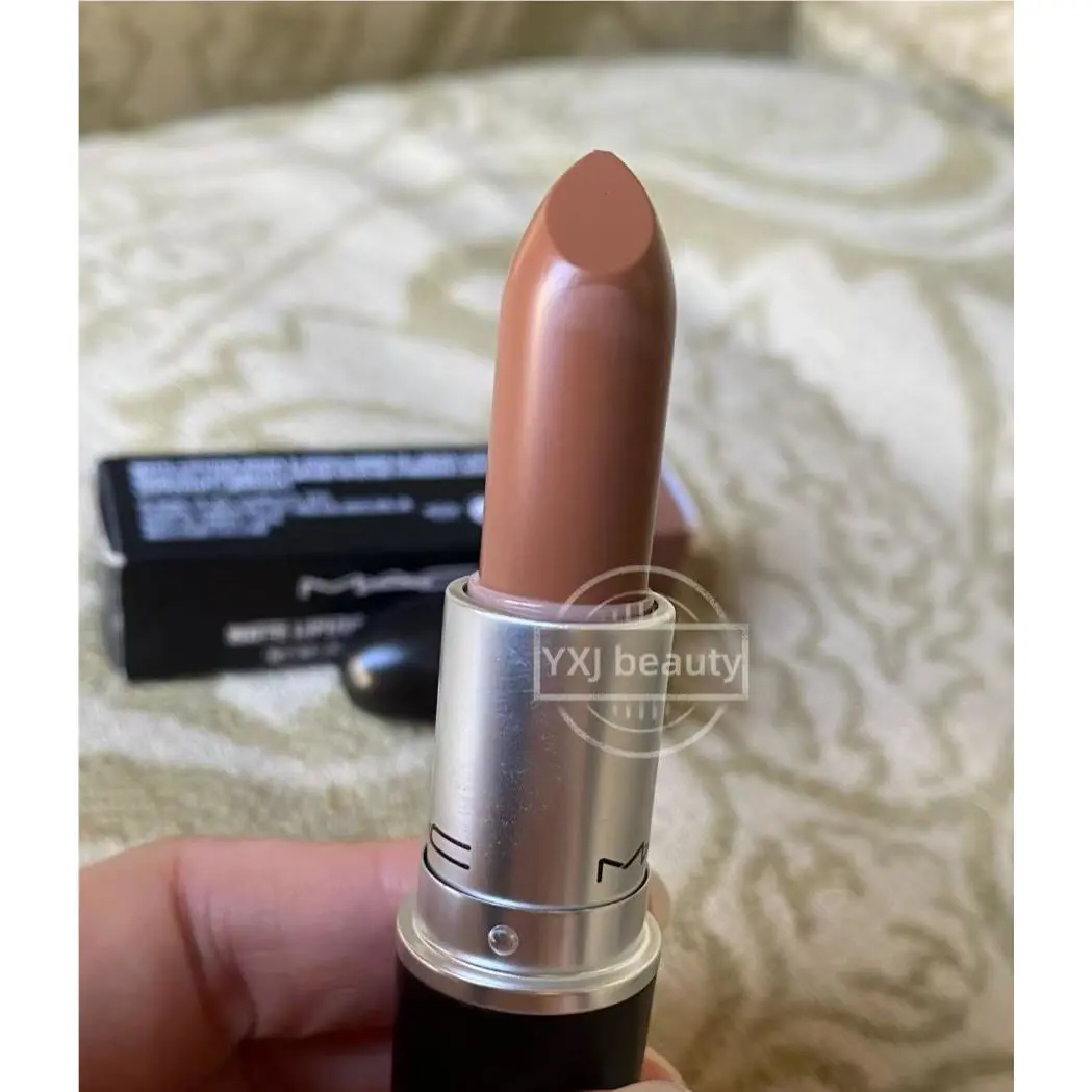 Boxed Mac Matte Lipstick A Girl`s Got Needs Full Size 3 g/0.1 oz Rare