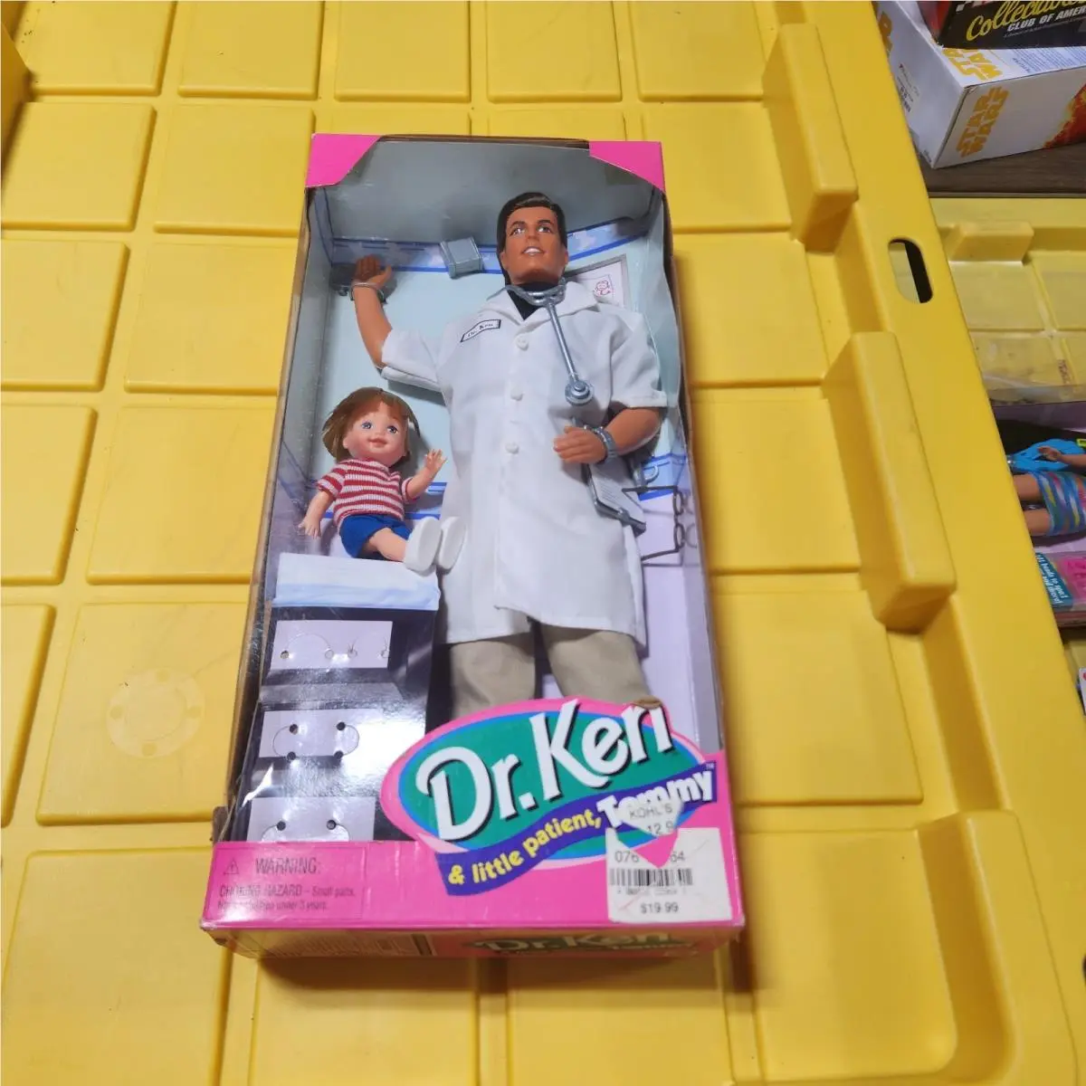 1997 Dr. Ken and Little Patient Tommy Nrfb Barbie 18898 Mattel
