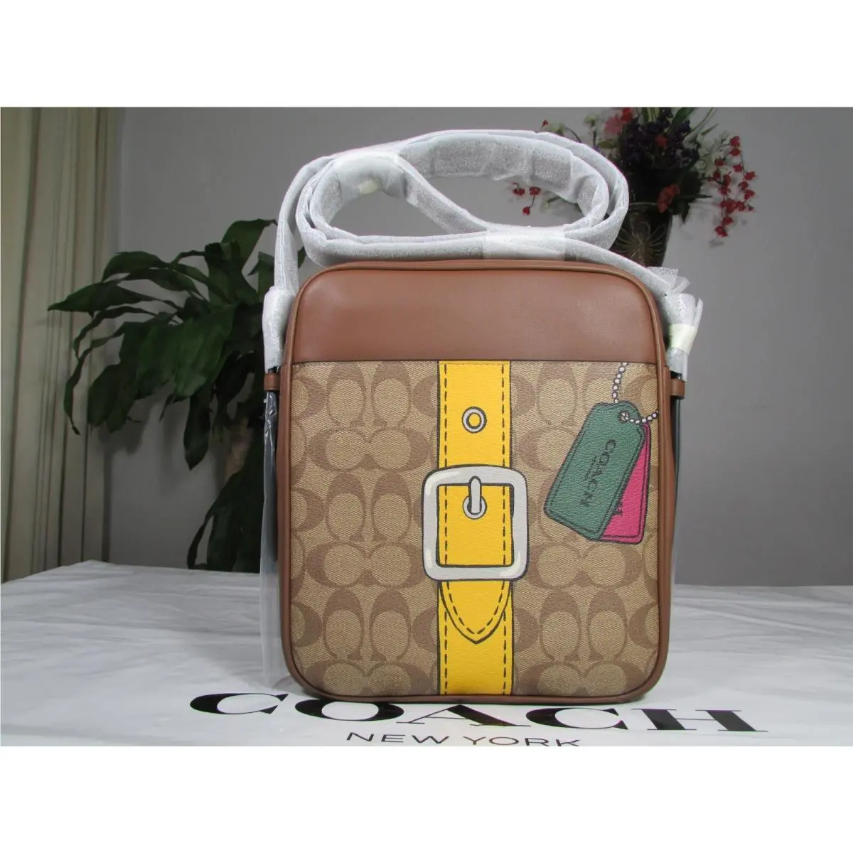 Coach Hudson Crossbody 21 In Signature Canvas with Trompe L`oeil Print CH200