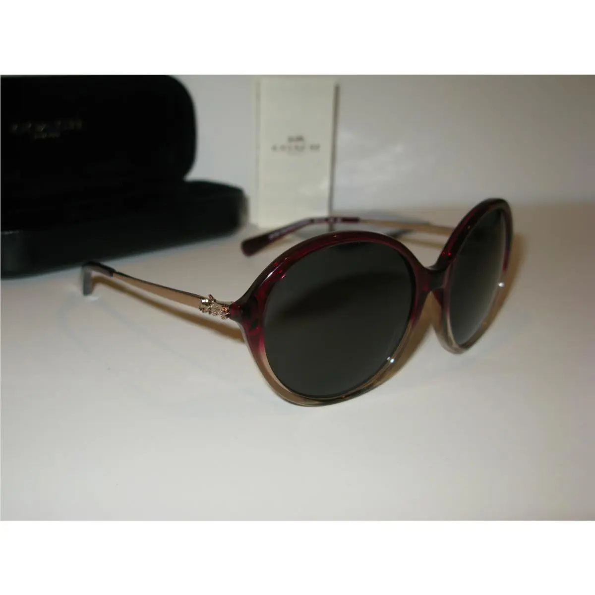 Coach Women`s Sunglasses with Case and Cloth. HC8214 L1650