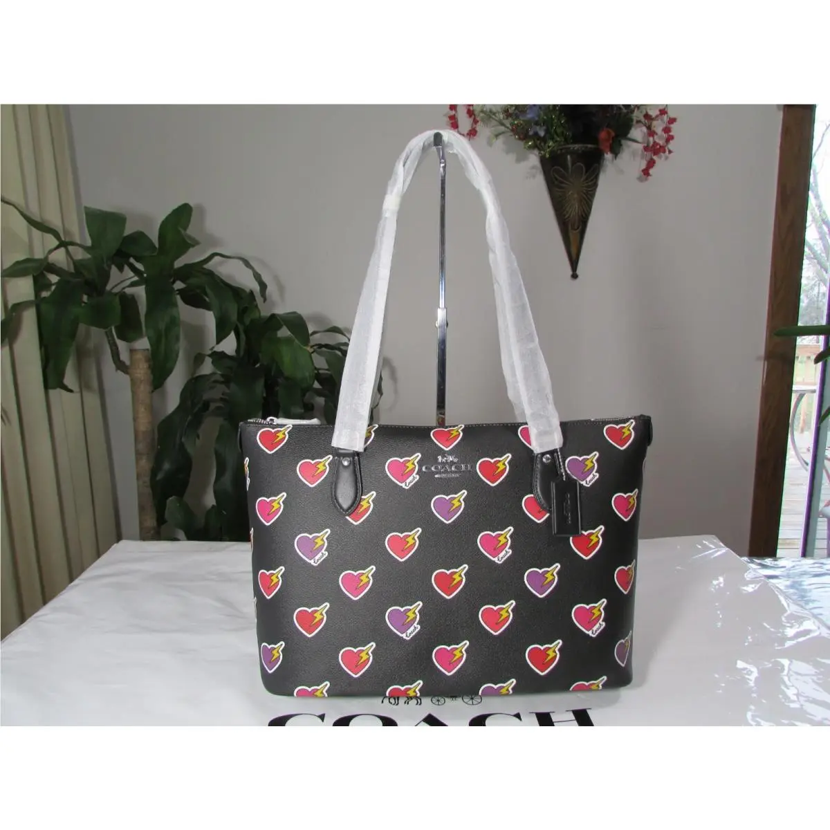 Coach Coated Canvas Gallery Tote Bag with Heart Bolt Print CW434 Black Multi