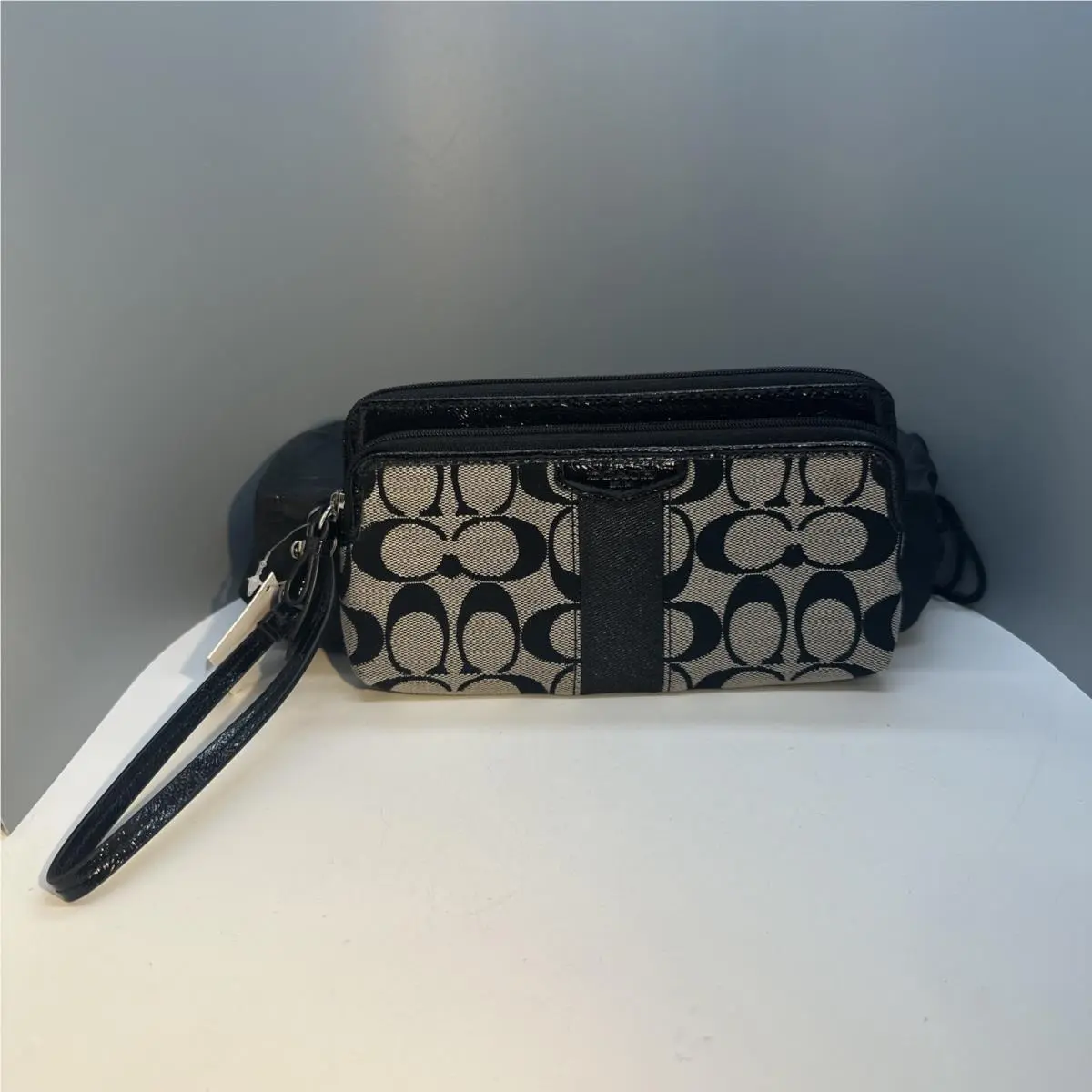 Coach Classic Patent Detail Double Zip Wristlet Wallet Clutch Black White