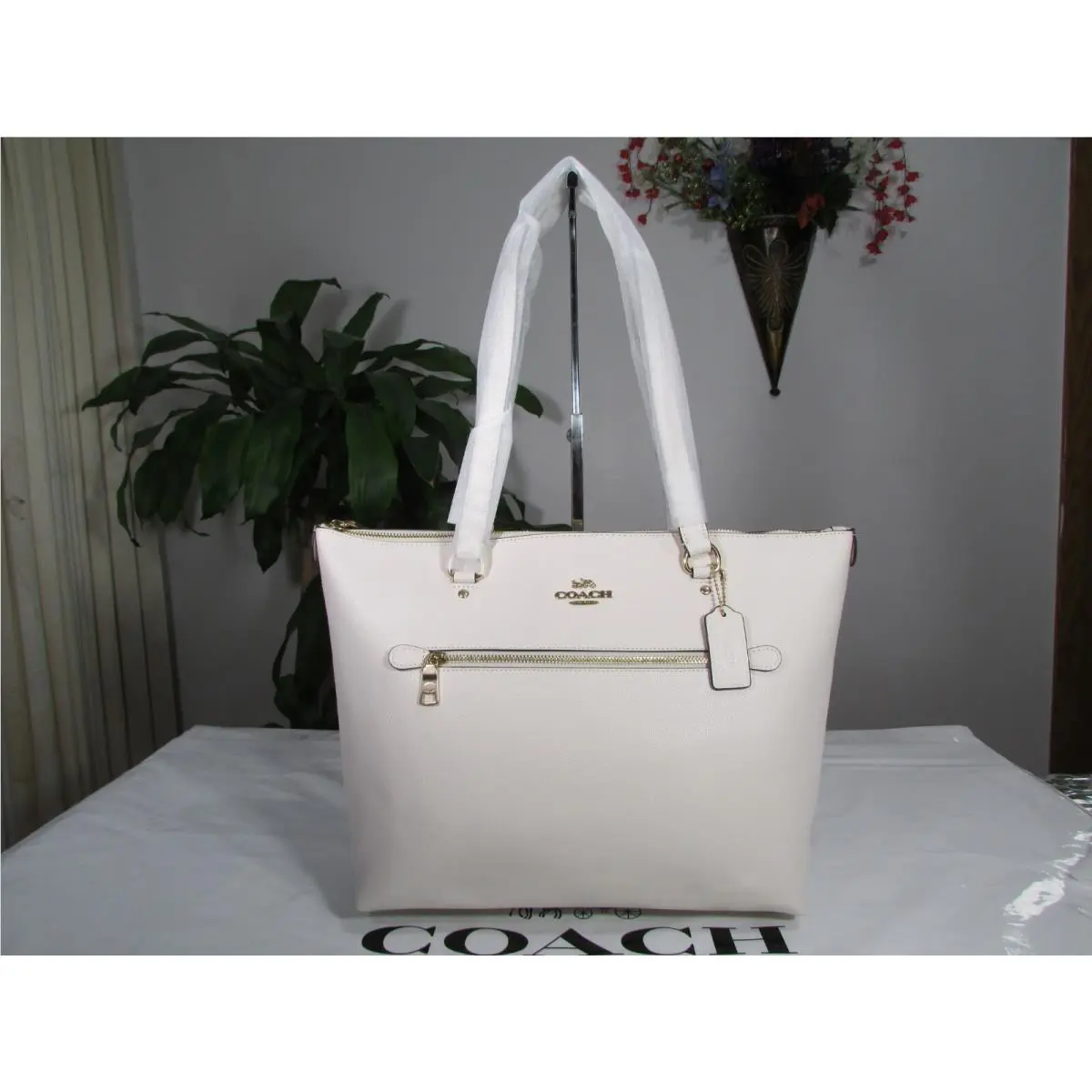 Coach Crossgrain Leather Gallery Tote C4665 Chalk