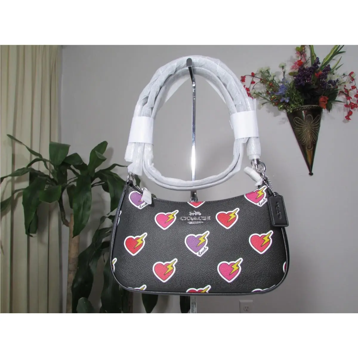 Coach Canvas Teri Shoulder Bag with Heart Bolt Print CY346 Black Multi