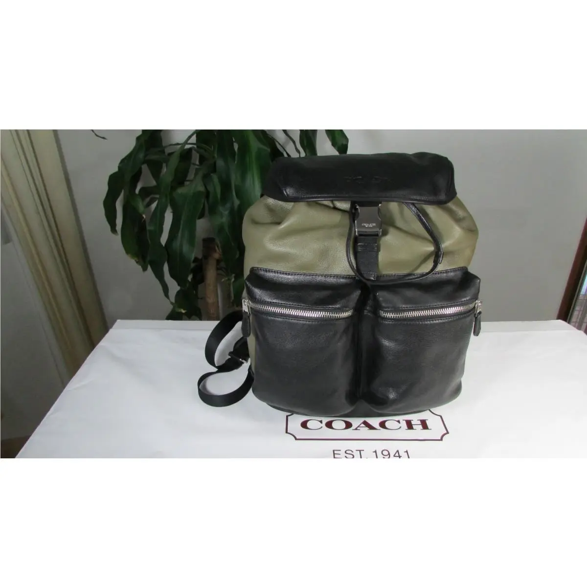 Coach Men`s Rucksack Smooth Leather Backpack F71728 Black / Surplus