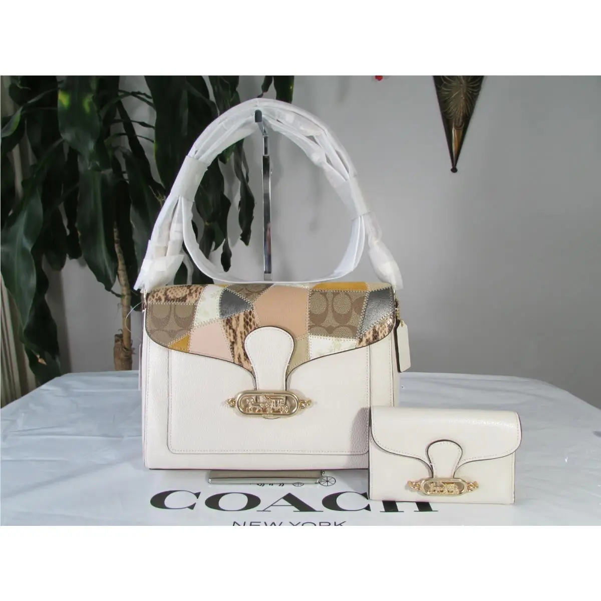 Coach Leather Jade Messenger with Patchwork 91092 Wallet 88099 Chalk