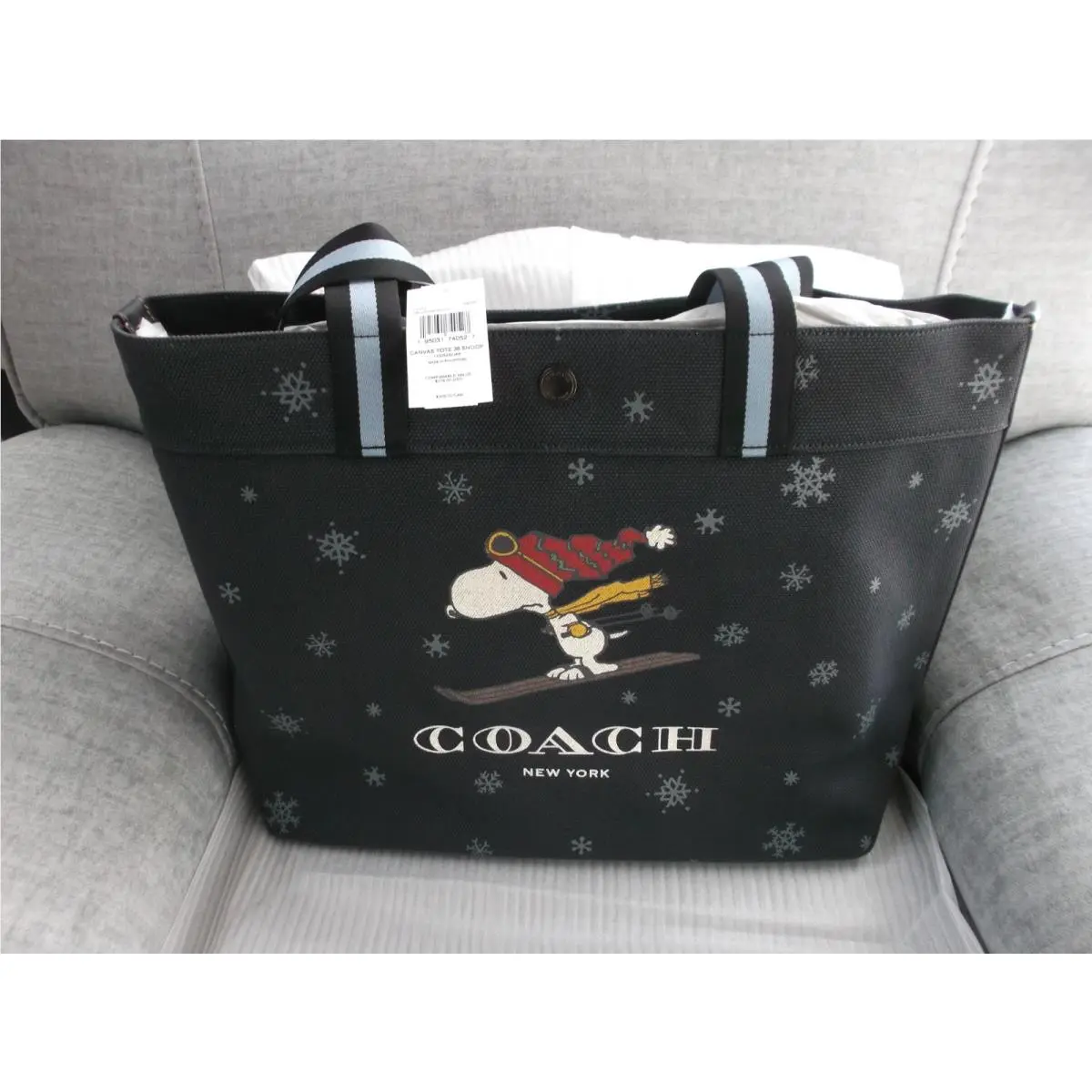 Coach X Peanuts Snoopy Large Canvas Holiday Tote Limited Edition - and Htf