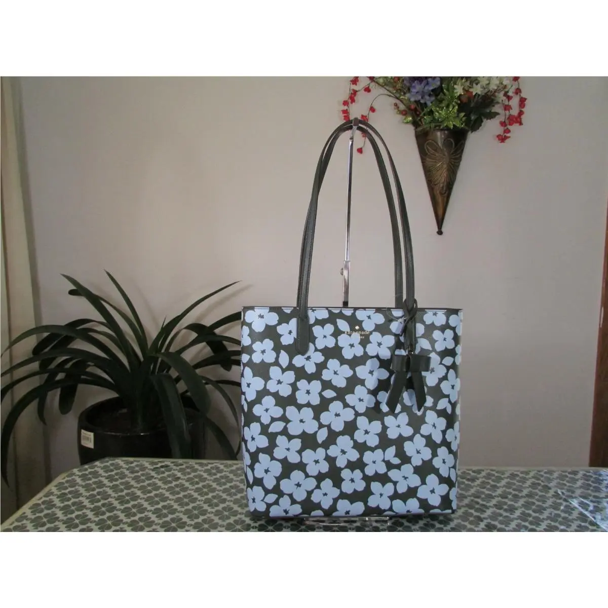 Kate Spade Saffiano Pvc Graphic Blooms Tote Dark Green Multi
