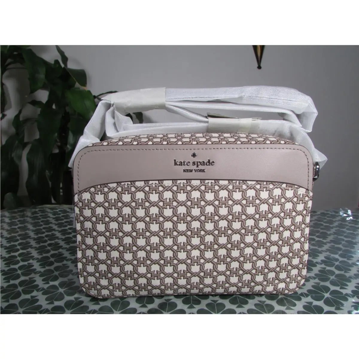 Kate Spade Saffiano Pvc Spade Link Camera Bag WKR00066 White Multi