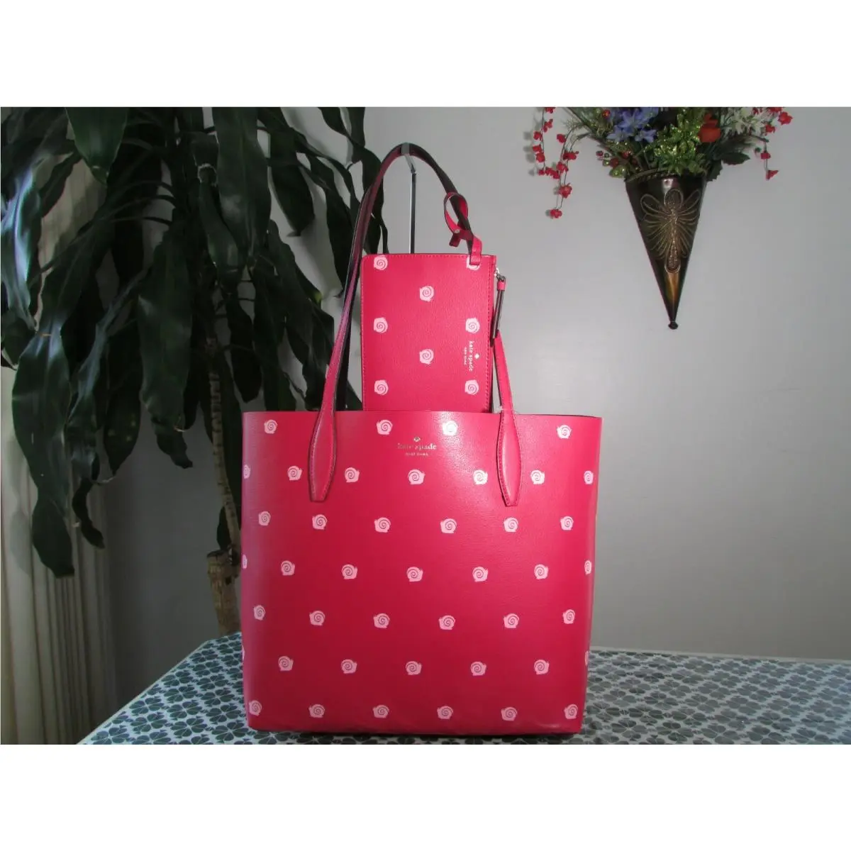 Kate Spade Leather Snail Enchanted Forest Reversible Tote Red Multi