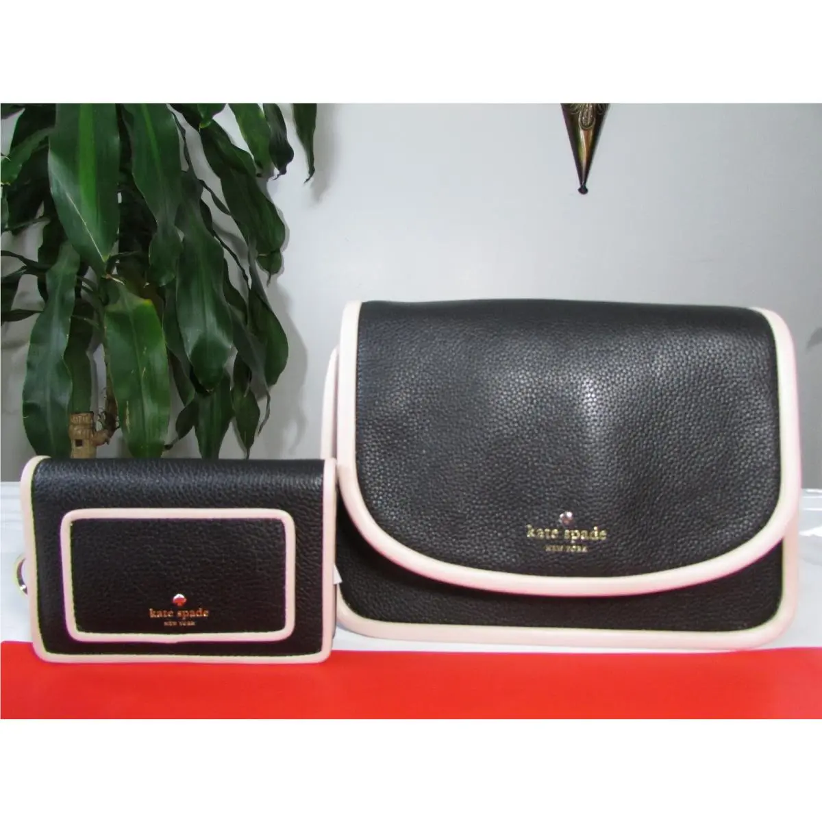 Kate Spade Leather Ivy Ward Place Massager Crossbody Wallet Black
