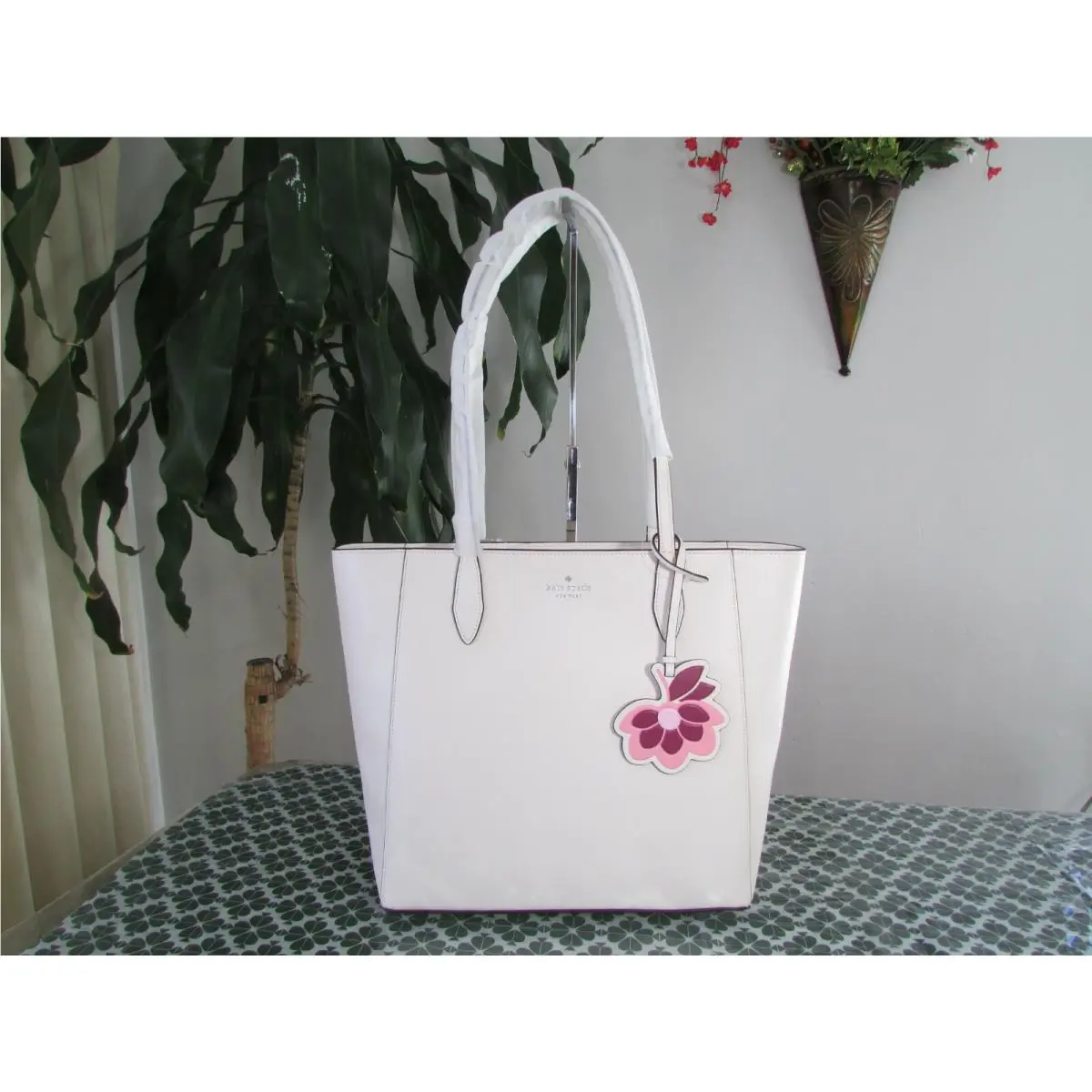 Kate Spade Saffiano Leather Dana Tote Parchment
