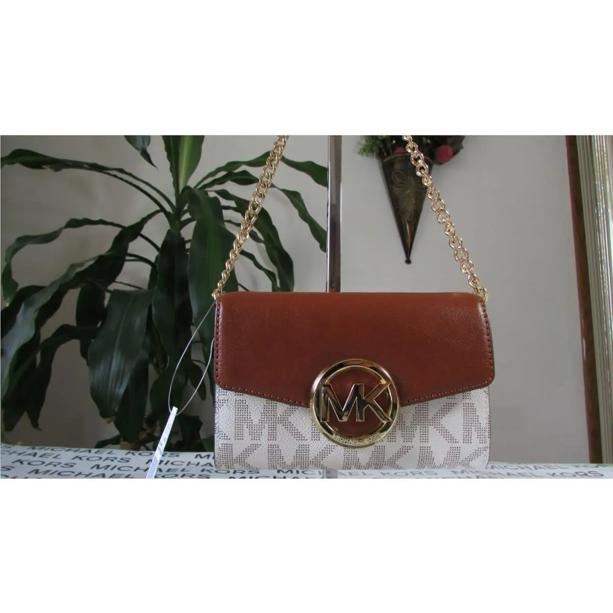 Michael Kors Pvc Hudson LG Phone Crossbody Vanilla