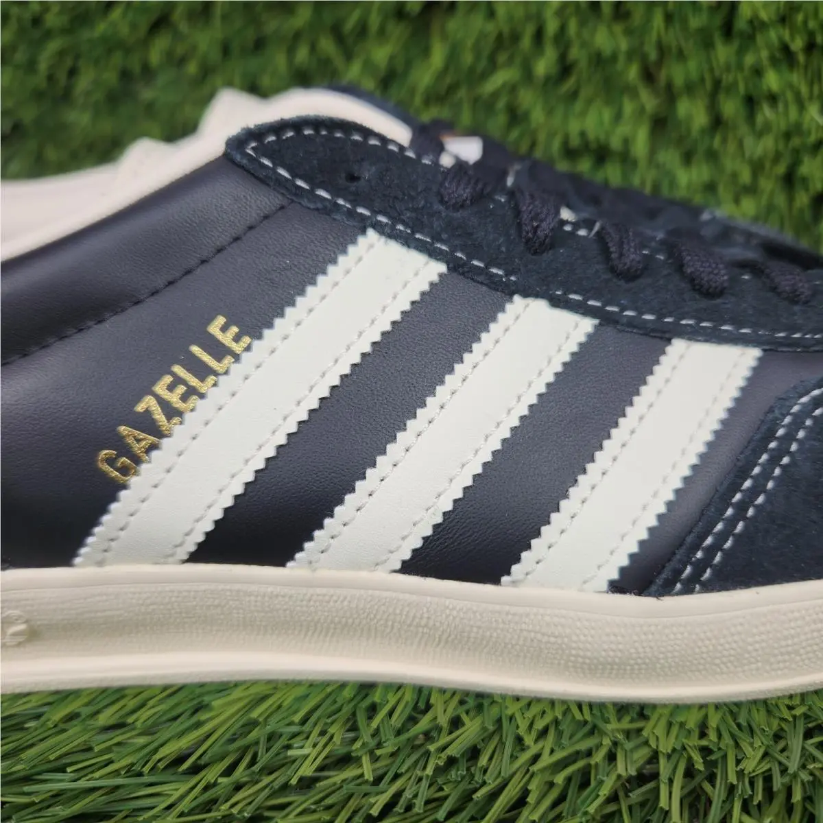 Adidas shoes - adidas Gazelle - Gazelle - JQ8385 - Black 4