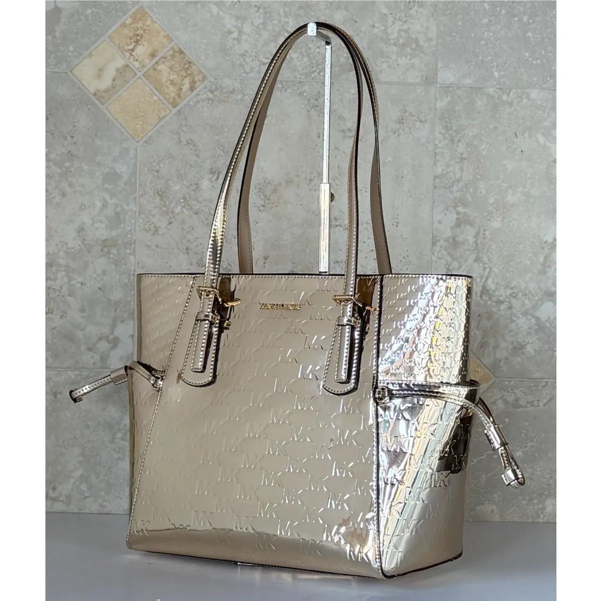 Michael Kors Voyager LG Tote Shoulder Bag MK Embossed Mirror Metallic Pale Gold