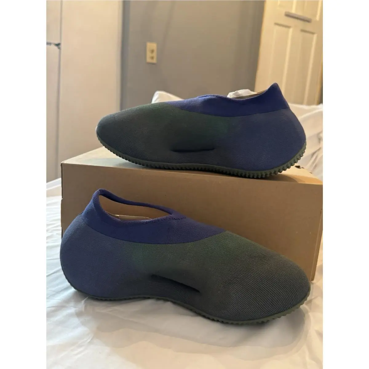 Yeezy Knit Rnr Faded Azure Slip-on Sneakers FZ5907 Men’s Size 10.5 DS by Adidas