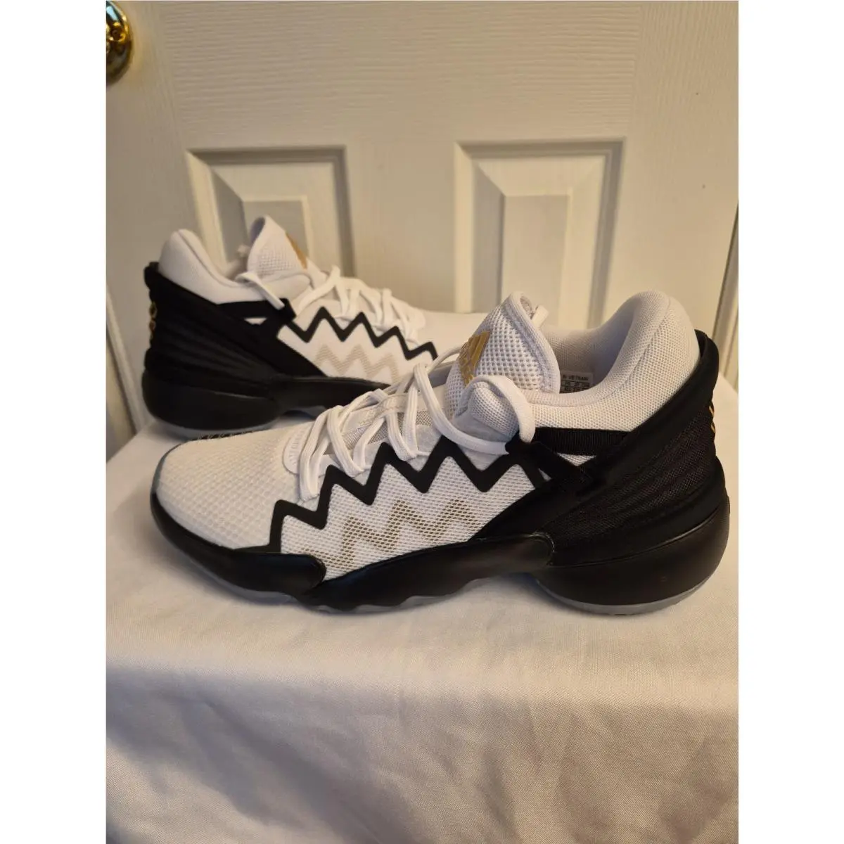 Adidas shoes - adidas D.O.N. Issue - Issue - FW9034 - White 13