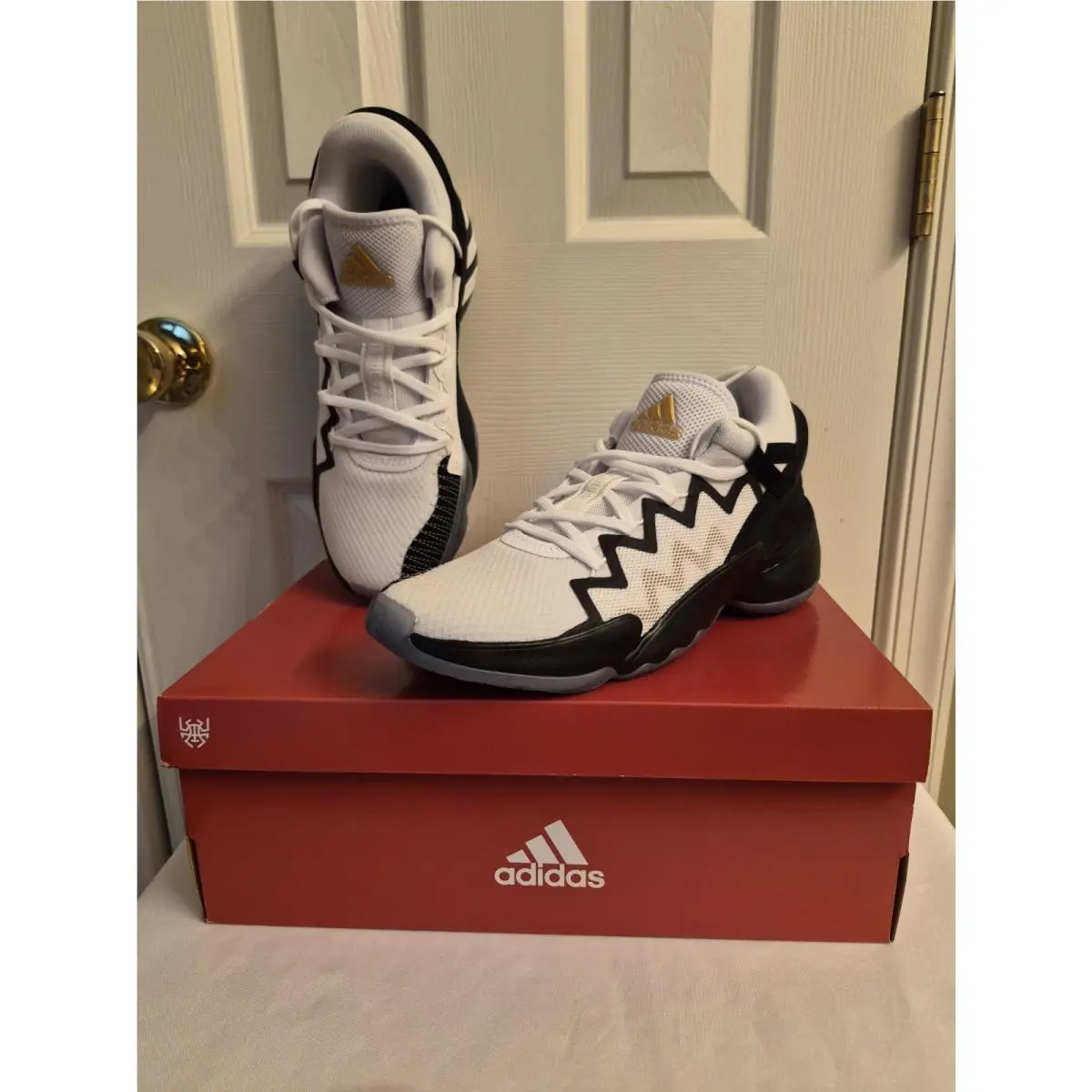 Adidas shoes - adidas D.O.N. Issue - Issue - FW9034 - White 22