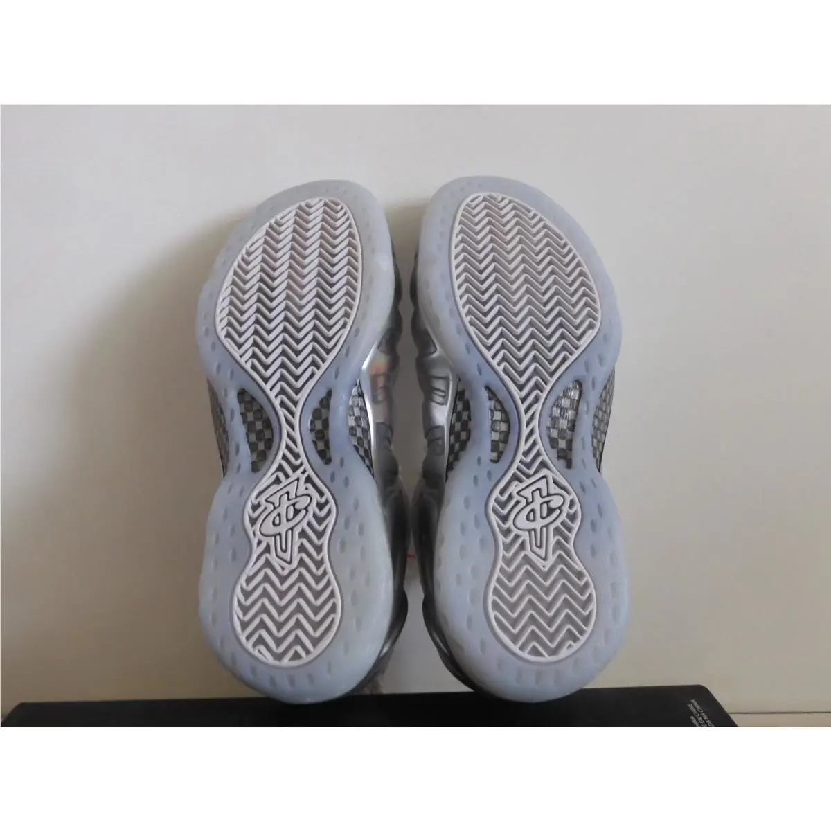 Nike shoes - Nike Air Foamposite - Air Foamposite - AA3963-100 - White 5