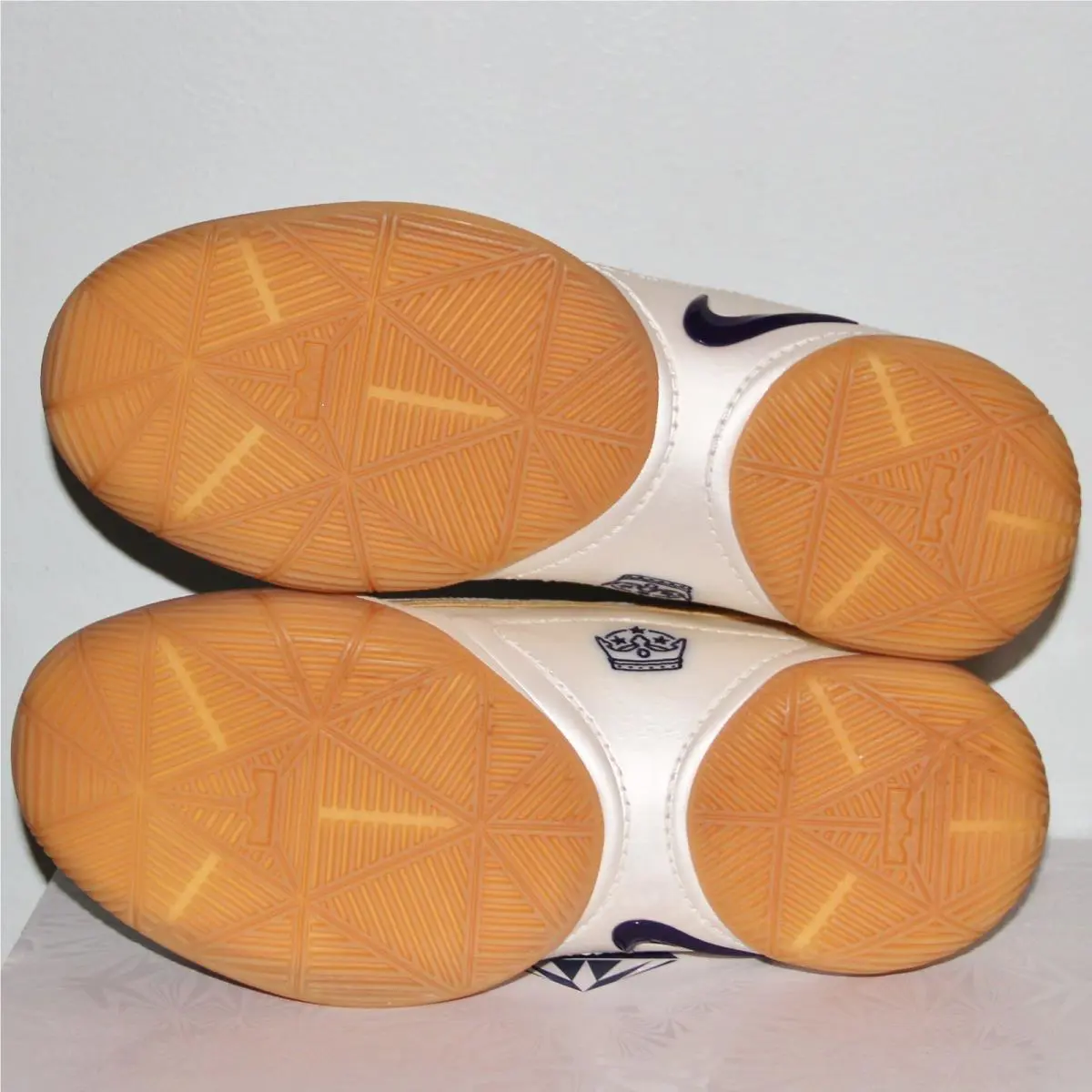 Nike shoes - Nike LeBron 22 GS - LeBron - Gold 10