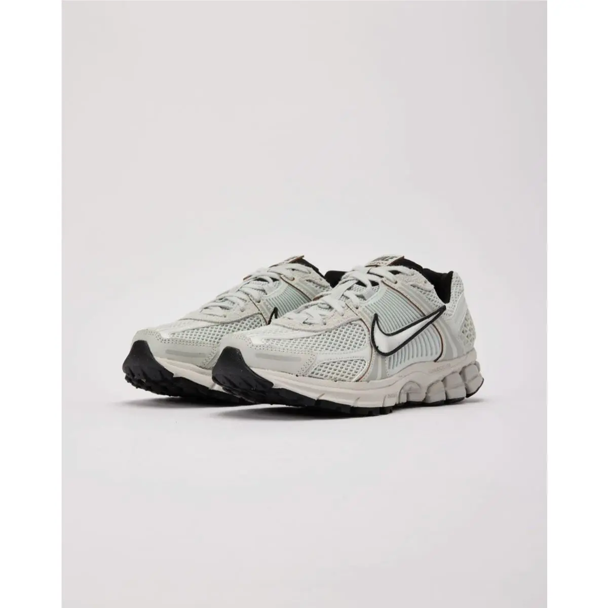 Nike shoes - Nike Air Zoom Vomero 5 - FN6742-001 - Silver 0