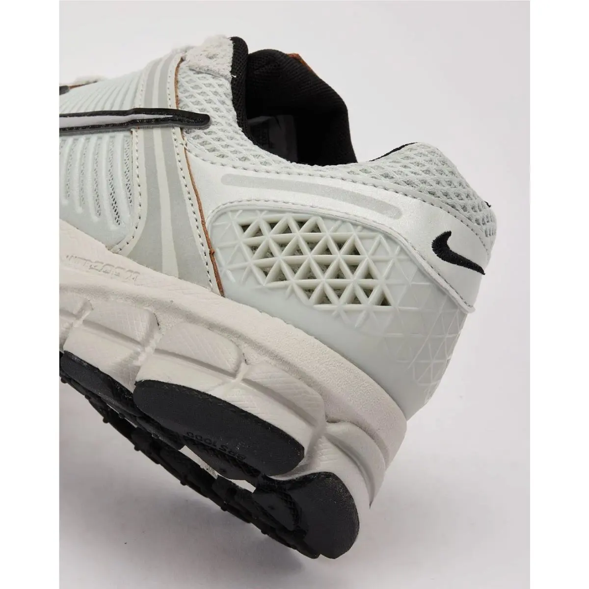 Nike shoes - Nike Air Zoom Vomero 5 - FN6742-001 - Silver 8