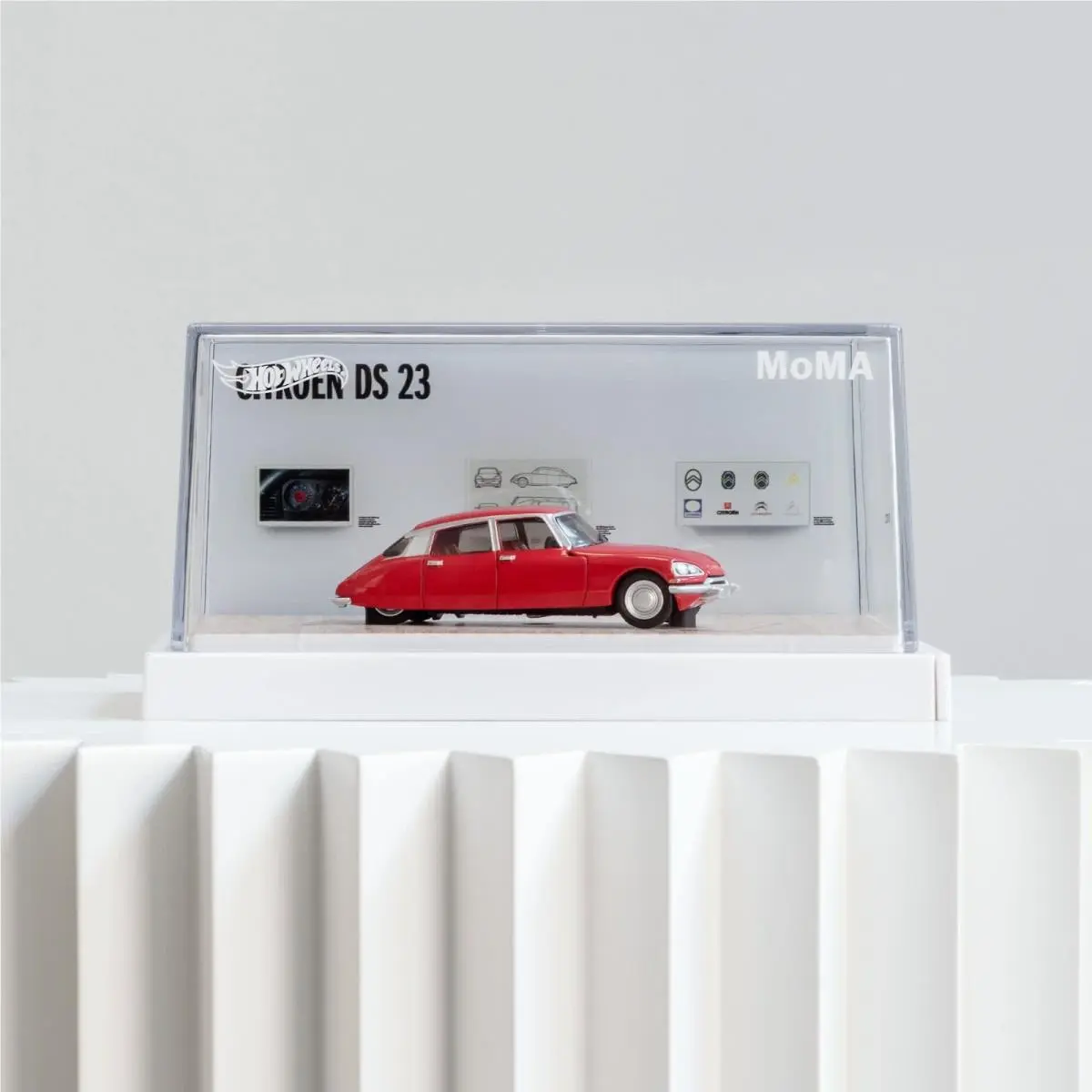 Hot Wheels x Moma Citroën DS 23 Sedan - IN Hand - JGL48