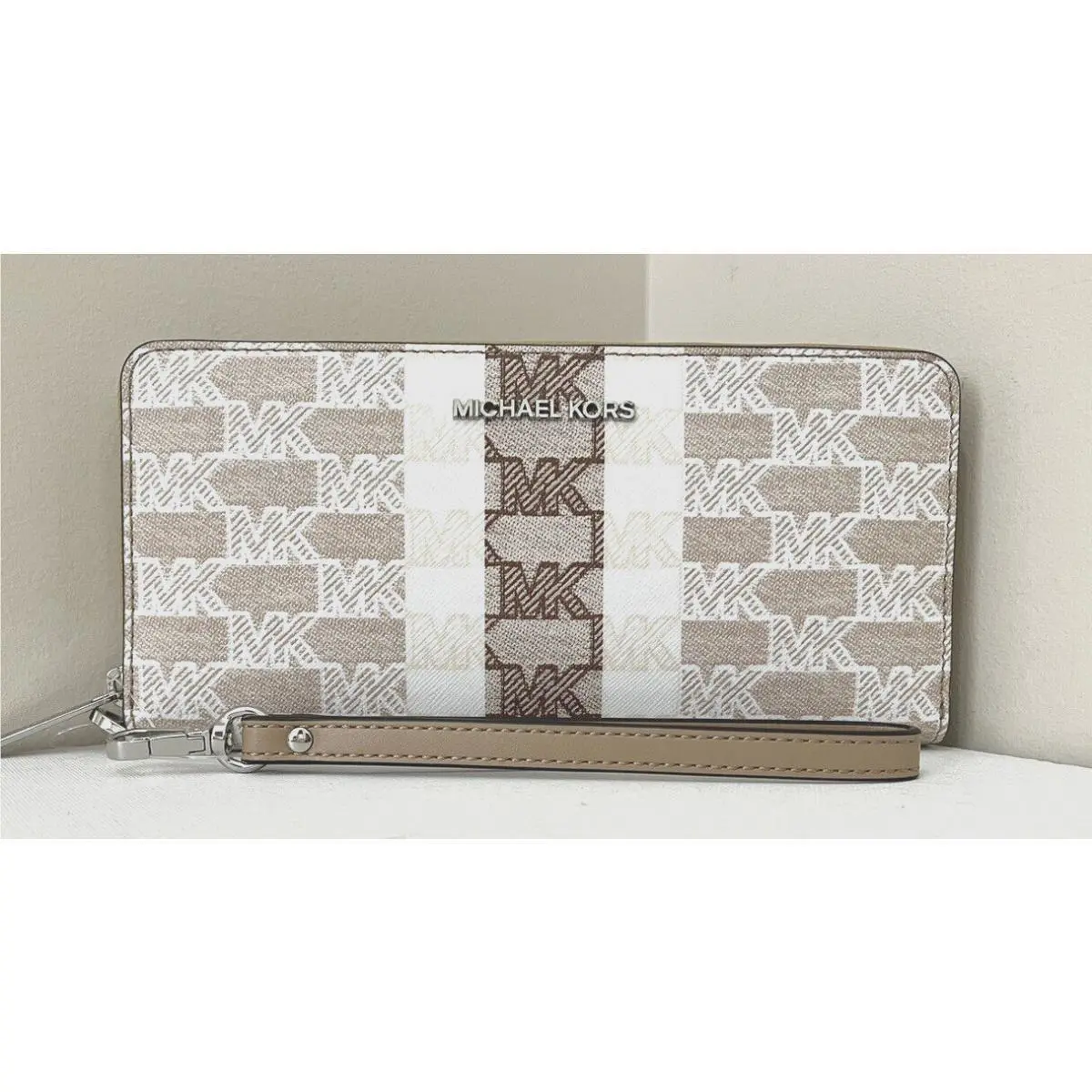 Michael Kors Jet Set Large Travel Continental Wallet Wristlet