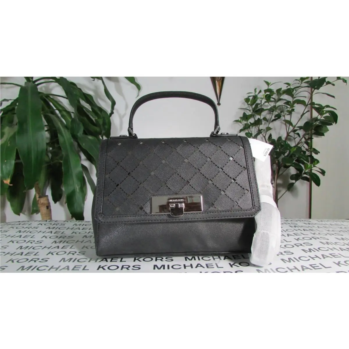 Michael Kors Leather Jamey Small Messenger Black