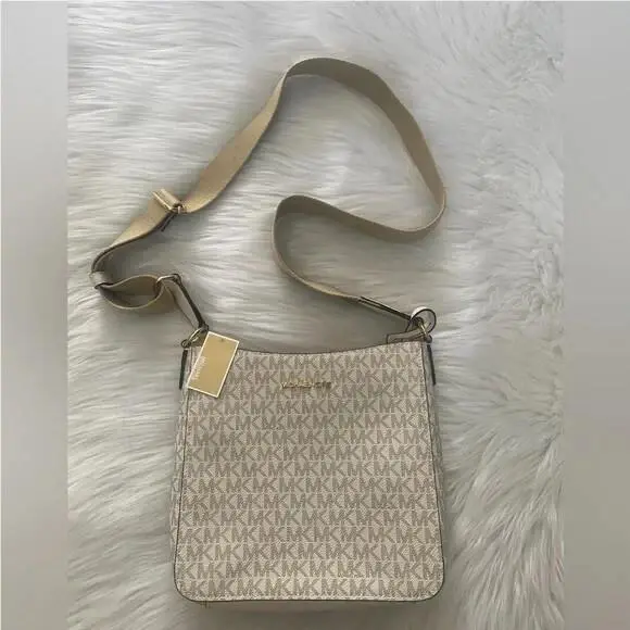 Wtag-michael Kors Cream/multi Jet Set Travel Crossbody