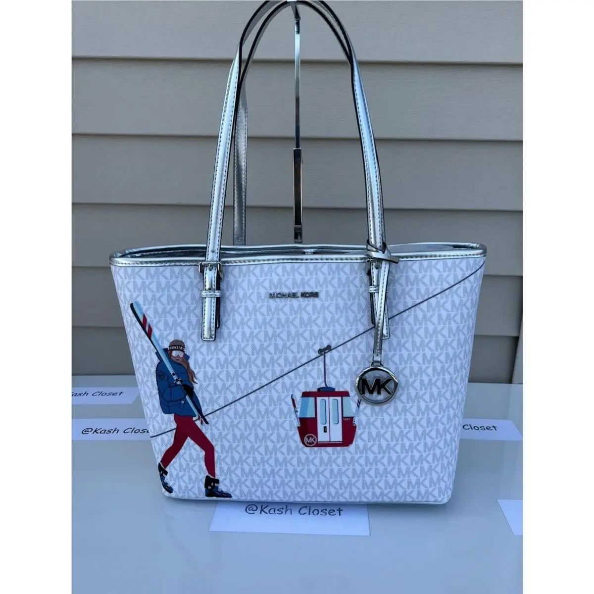 Michael Kors MK Jet Set Girl MD Carryall Tote -bright White Multi
