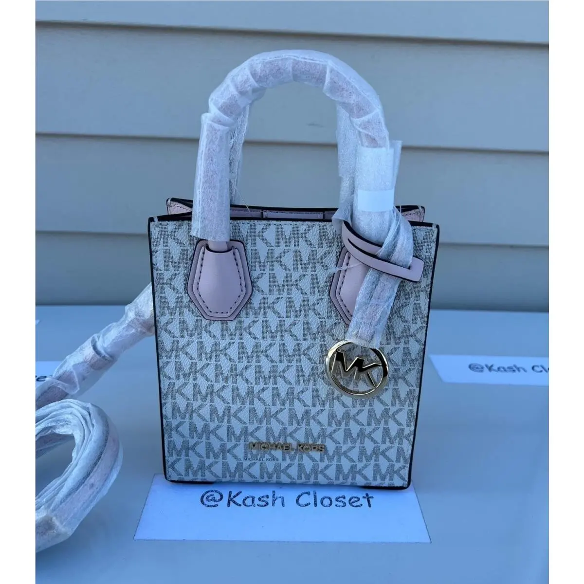 Michael Kors Crossbody Bag Mercer Extra Small MK Signature Powder Blush