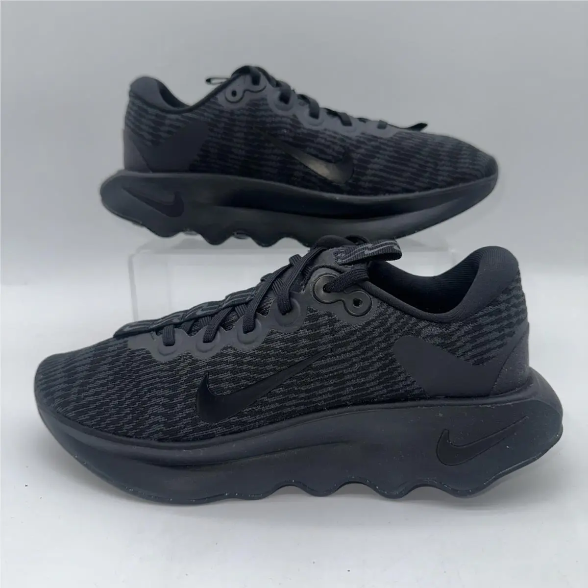 Nike Men`s Size 8 Motiva DV1237 003 Sneaker Trainer Black Running Sports
