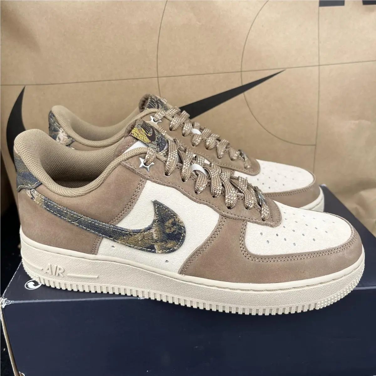 Nike Air Force 1 `07 LV8 Realtree Rattan Camo Nby IO9803-200 US Men Size 7.5 - Rattan/Rocky Tan-Seal Brown-Multi-Color