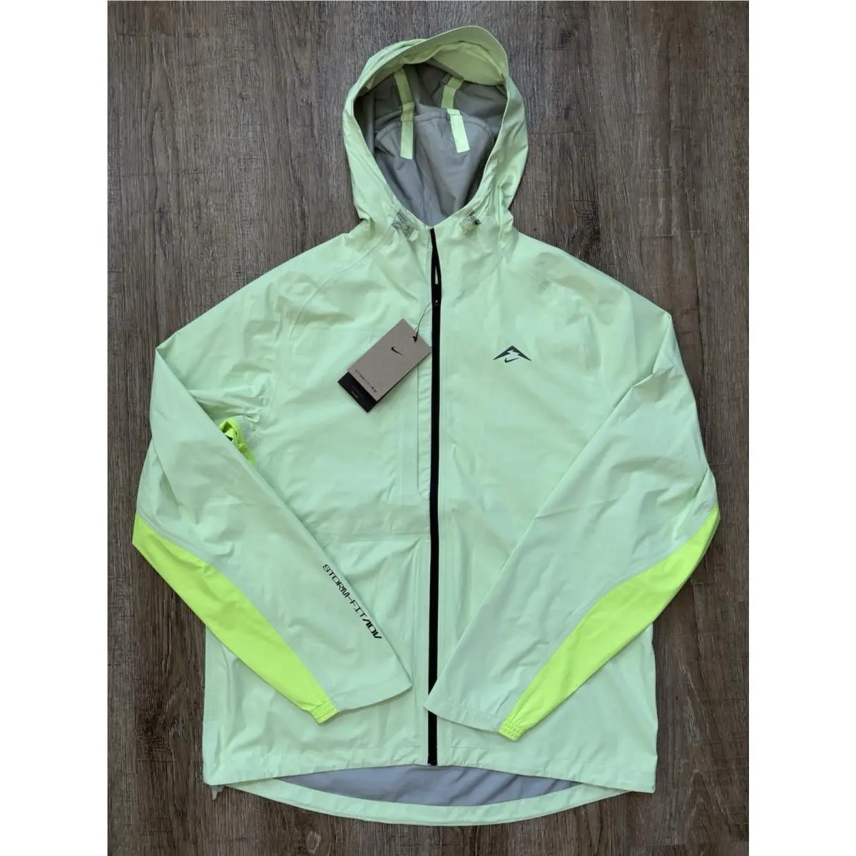 Nike Cosmic Peaks Storm-fit Adv Running Jacket Barely Volt Sz Medium FZ1084-701 - Barely Volt/Black