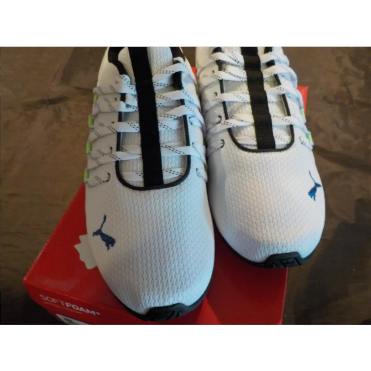 Puma shoes - PUMA Axelion - Axelion - 37791105 - White /Green trimming (UPC: 195552965850) 2