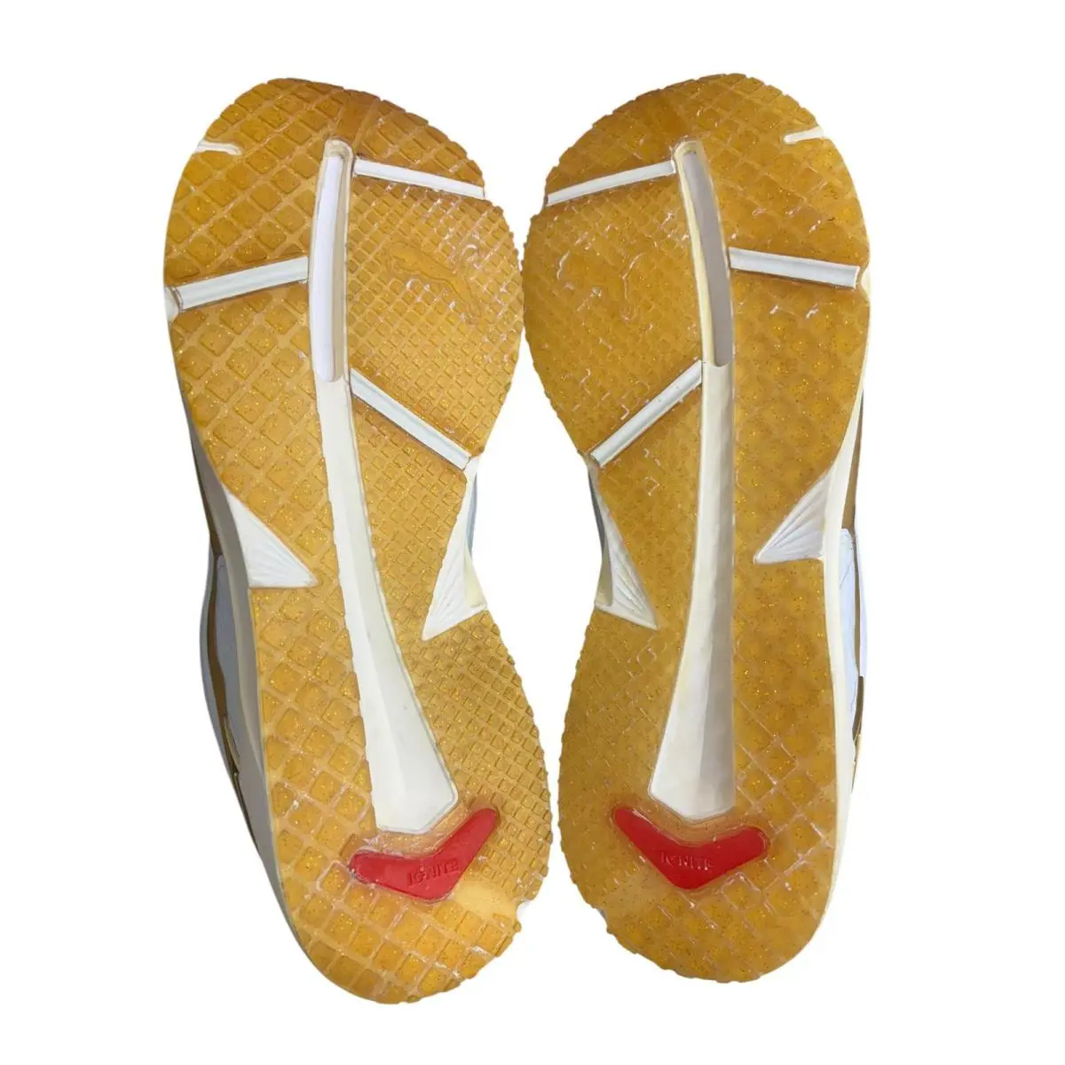 Puma shoes - LYSB01C00DSTC-OTHSPRTSSHOE - LYSB01C00DSTC-OTHSPRTSSHOE - white gold (UPC: 889181484904) 1