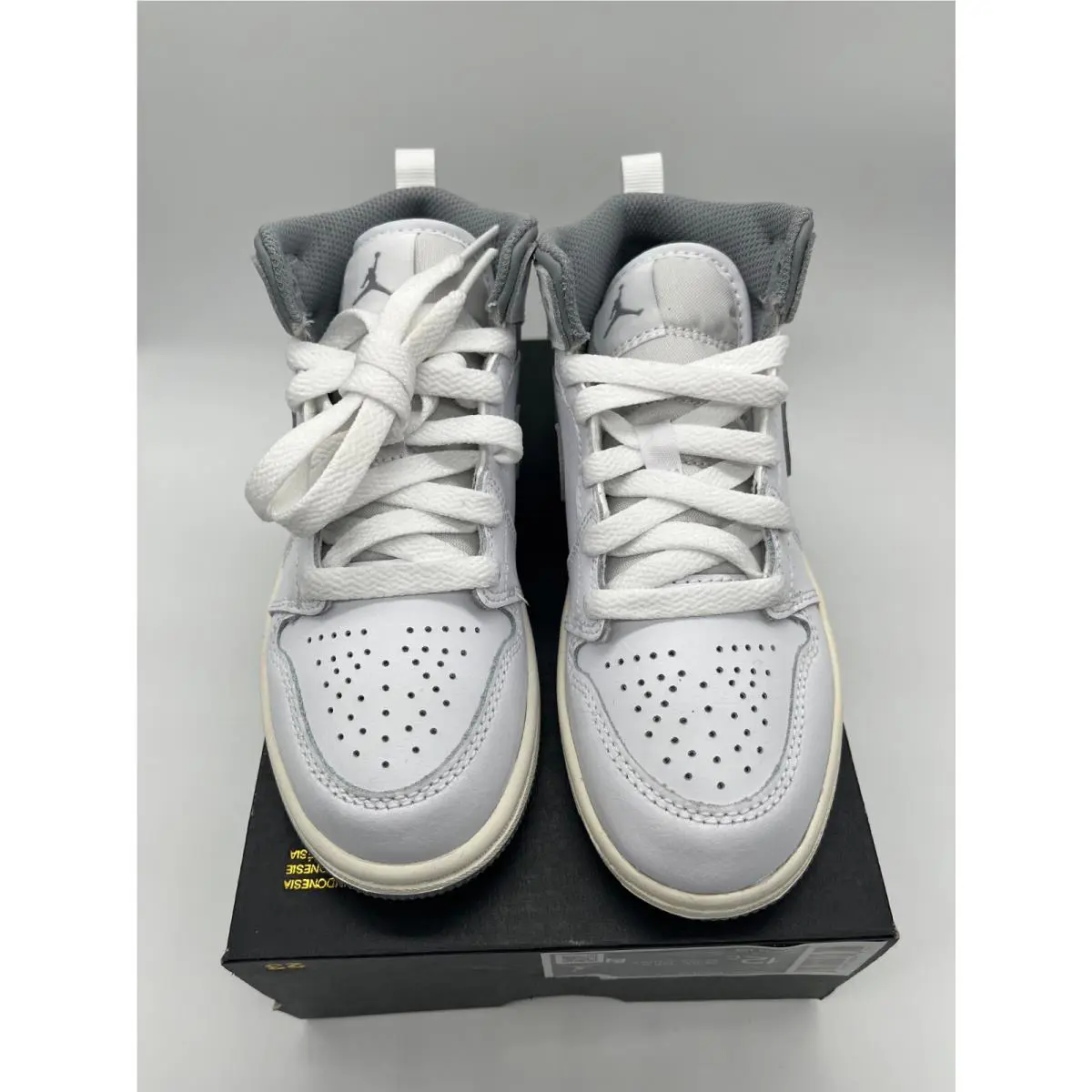 Nike shoes - Air Jordan 1 Mid - Air Mid - White 1