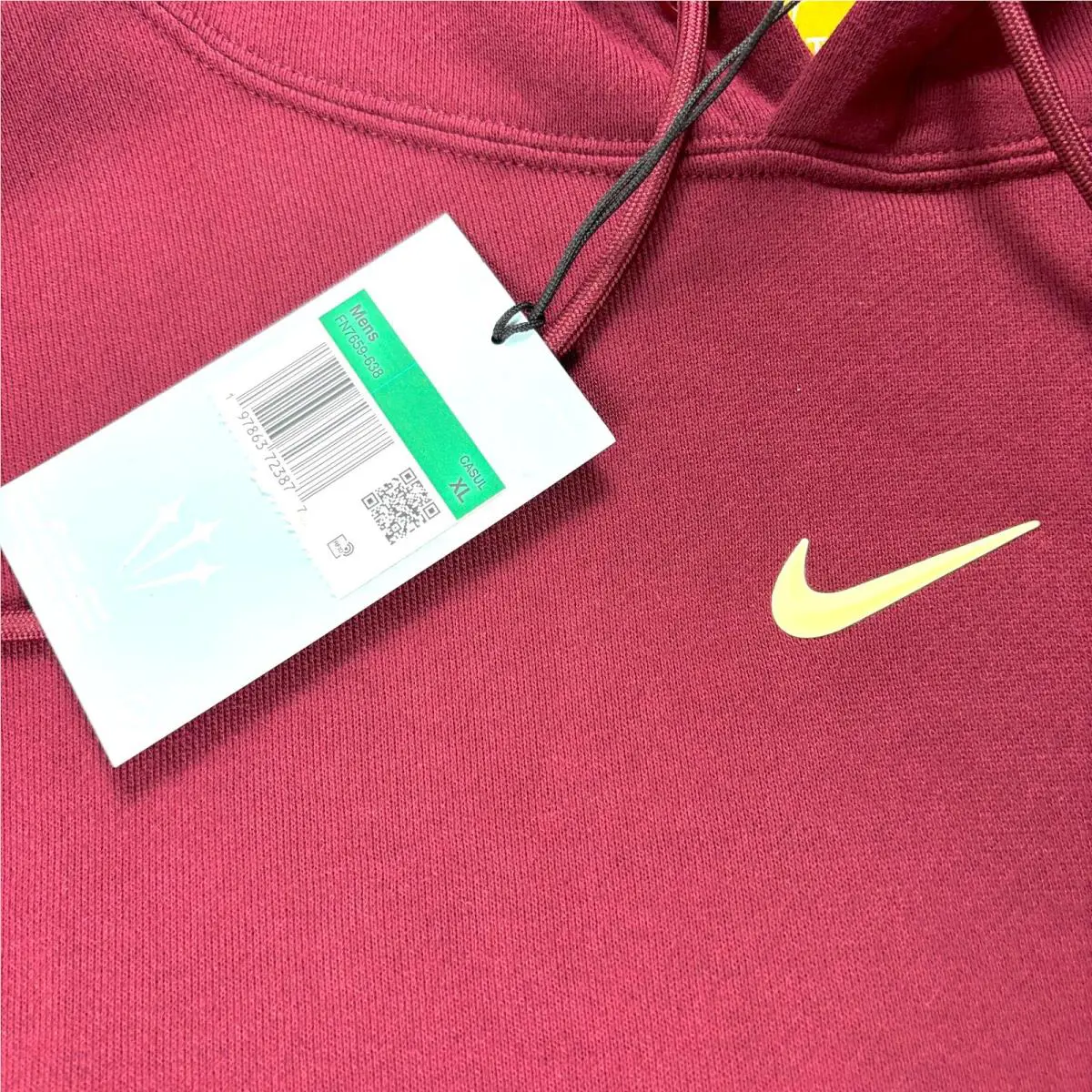 Nike clothing - Red (UPC: 197863723877) 0