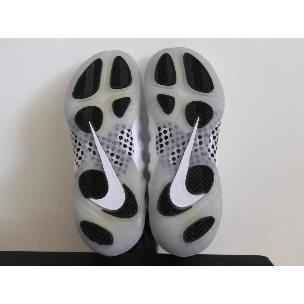 Nike shoes - Nike Air Foamposite One - Air Foamposite One - White (UPC: 888409574557) 3