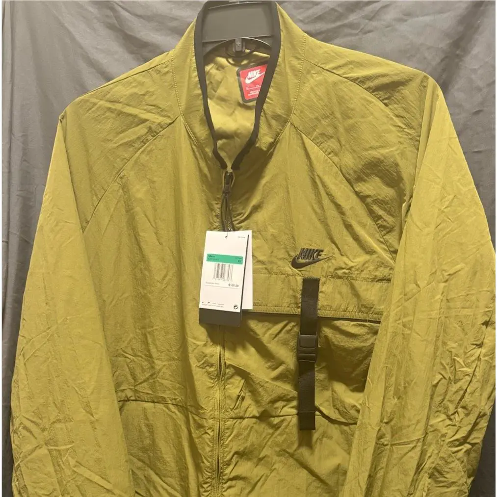Nike clothing - Moss Green (UPC: 197597263533) 0