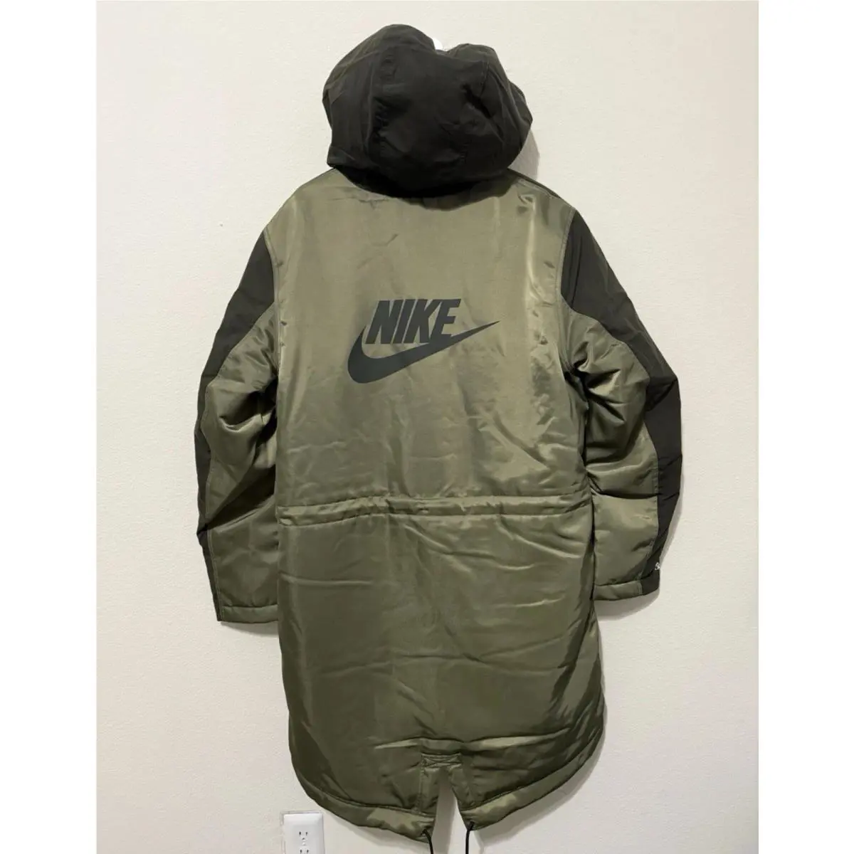 Nike clothing - Nike Sportswear Therma-Fit White Space Parka - Sequoia/Medium Olive-Light Stone (UPC: 195242731017) 2