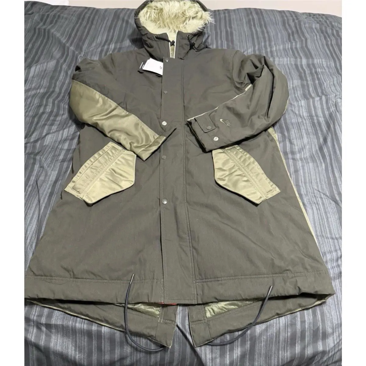 Nike clothing - Nike Sportswear Therma-Fit White Space Parka - Sequoia/Medium Olive-Light Stone (UPC: 195242731017) 3
