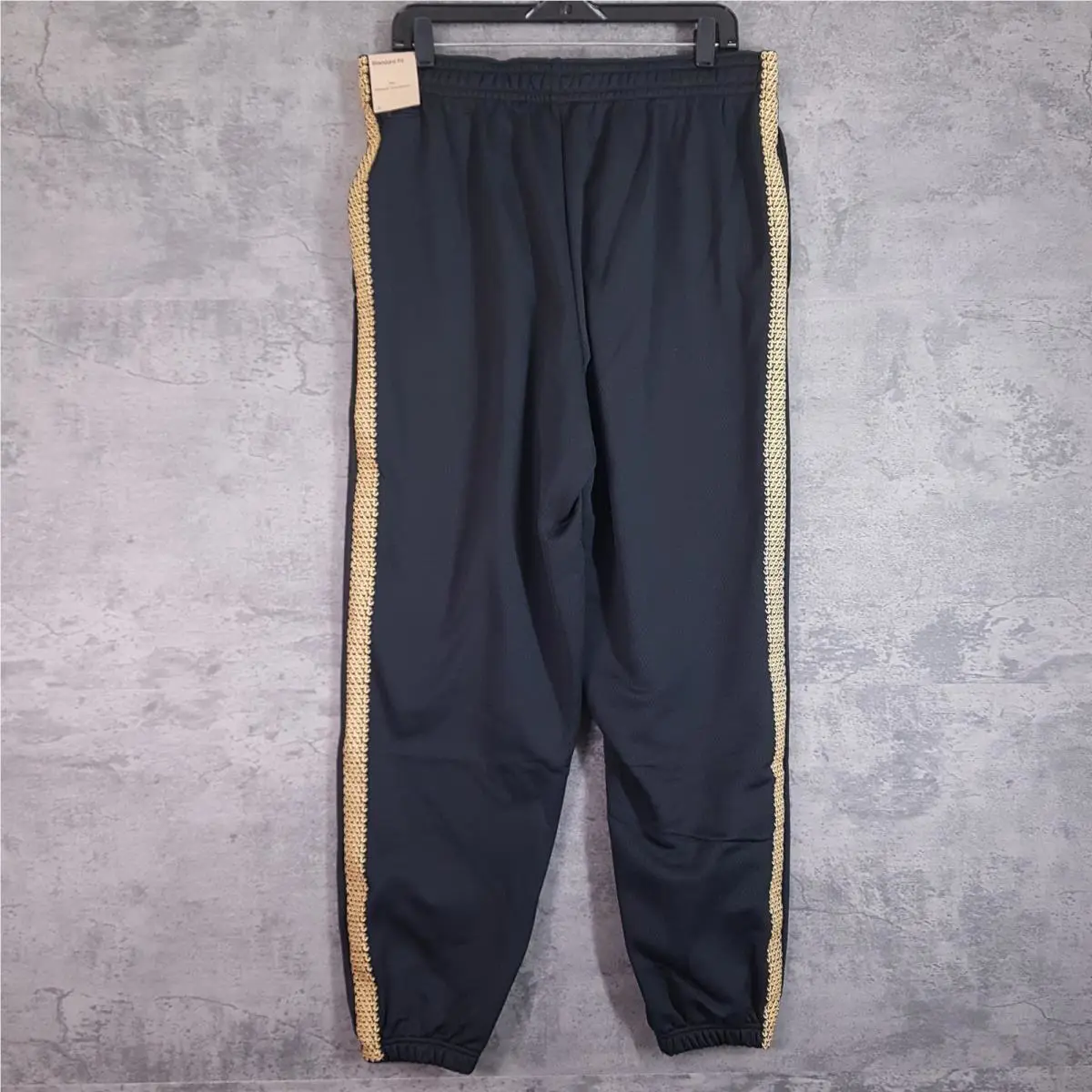 Nike clothing - Black (UPC: 197861849173) 0