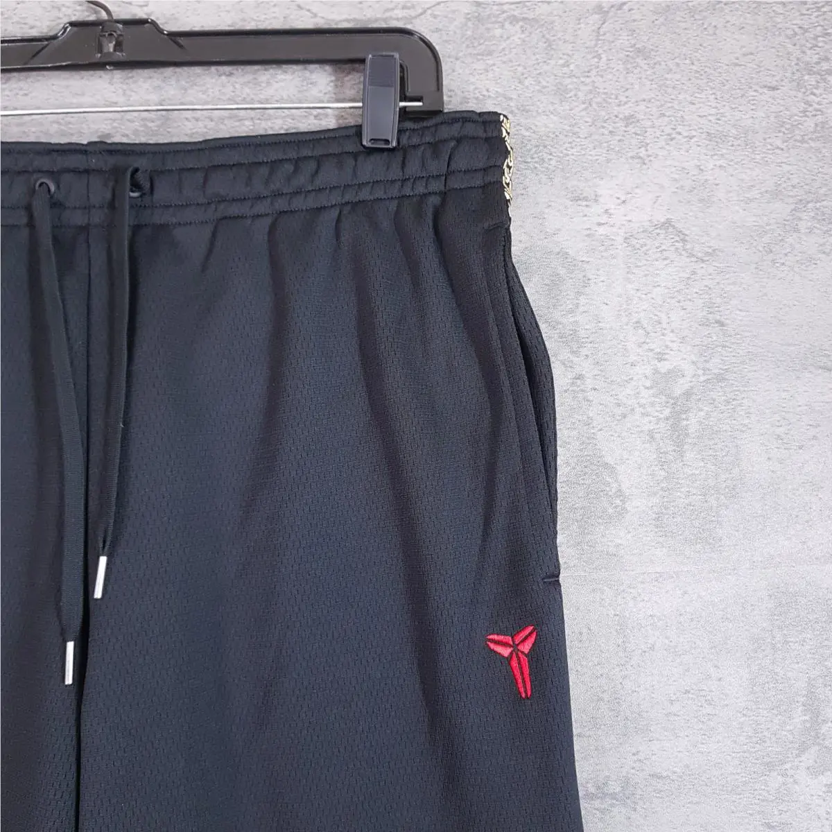 Nike clothing - Black (UPC: 197861849173) 1