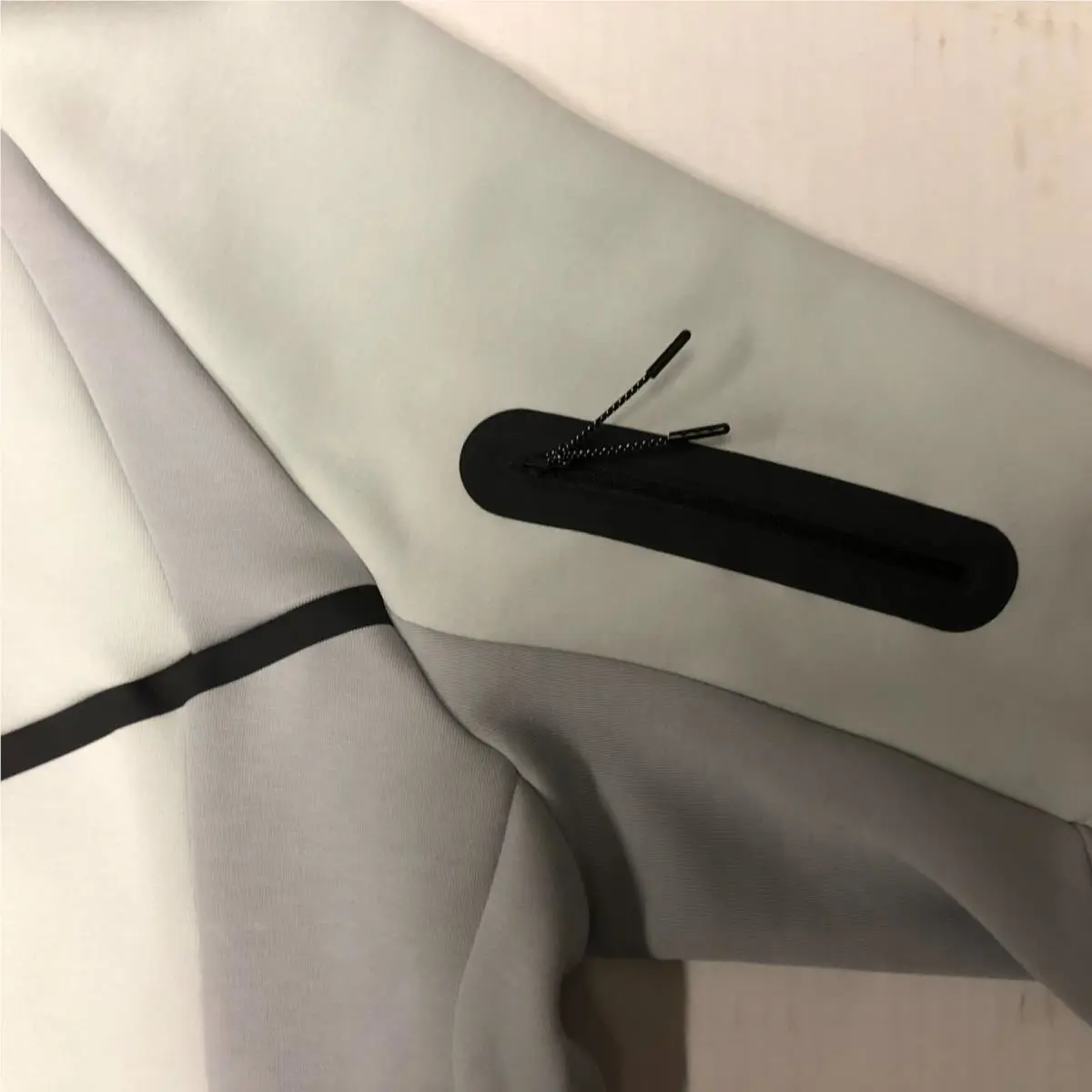Nike clothing - Lt Silver/Lt Smoke Grey-Black (UPC: 198484427564) 1