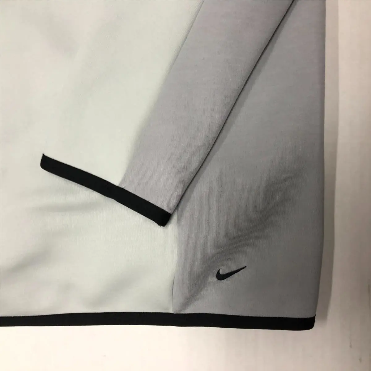 Nike clothing - Lt Silver/Lt Smoke Grey-Black (UPC: 198484427564) 4