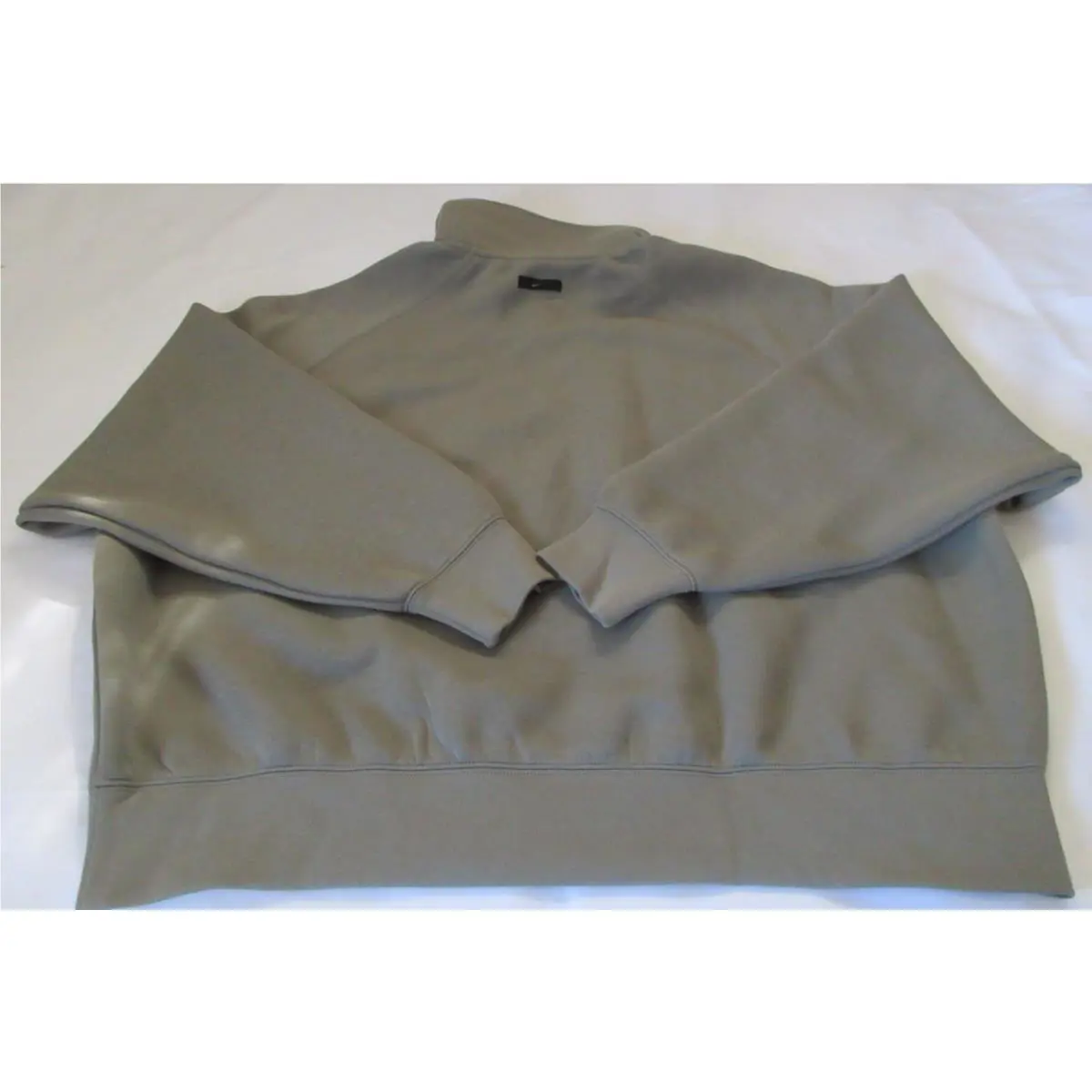 Nike clothing - Grenis Gray (UPC: 191983209150) 2
